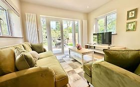 Greenacre Lodge - Cosy, Dog-Friendly Rural Home With Private Garden